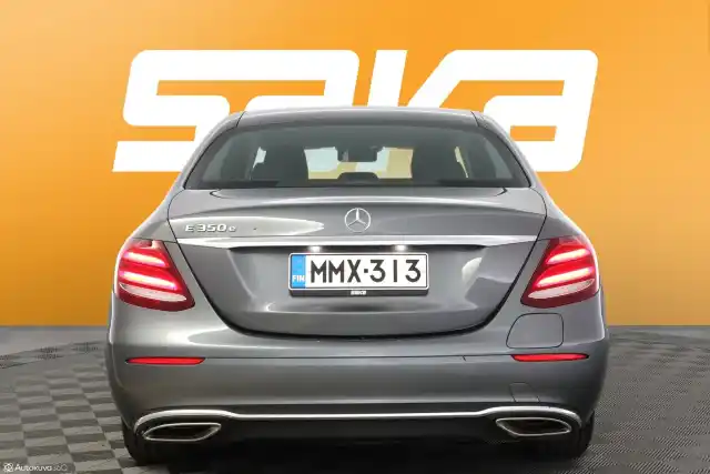 Harmaa Sedan, Mercedes-Benz E – MMX-313