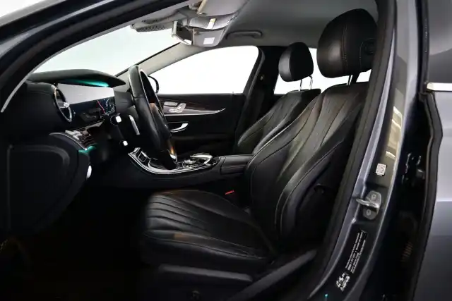 Harmaa Sedan, Mercedes-Benz E – MMX-313