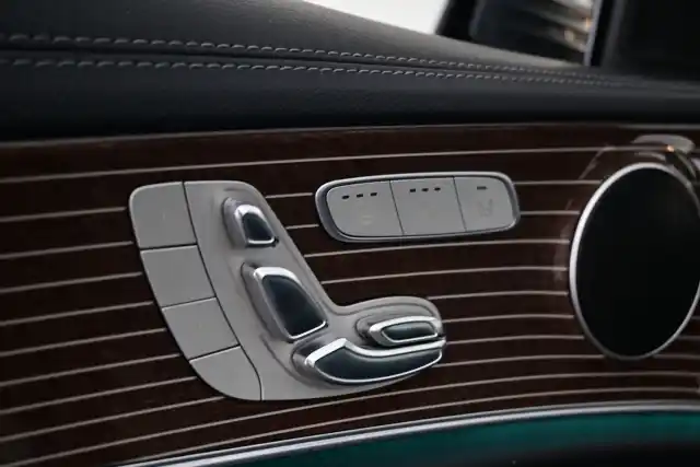 Harmaa Sedan, Mercedes-Benz E – MMX-313