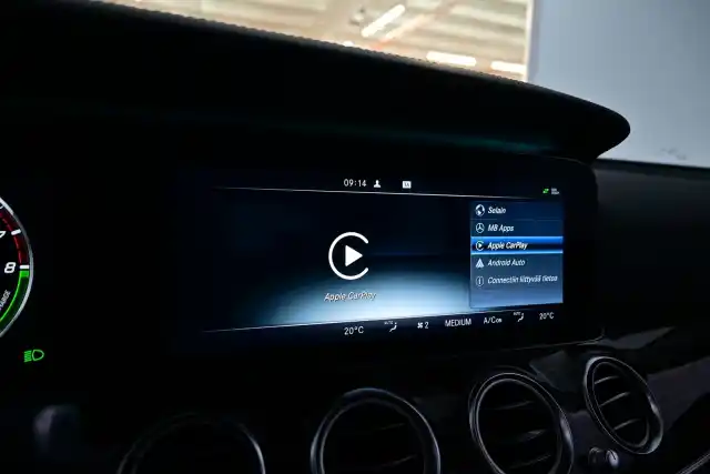 Harmaa Sedan, Mercedes-Benz E – MMX-313