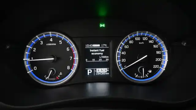 Sininen Viistoperä, Suzuki SX4 – MMX-976