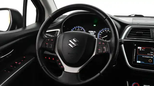 Sininen Viistoperä, Suzuki SX4 – MMX-976