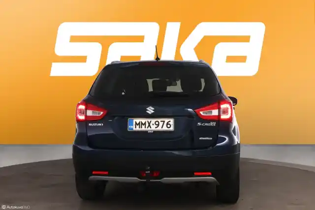 Sininen Viistoperä, Suzuki SX4 – MMX-976
