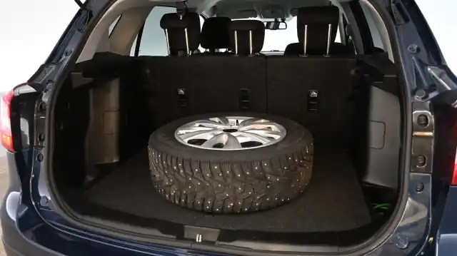 Sininen Viistoperä, Suzuki SX4 – MMX-976
