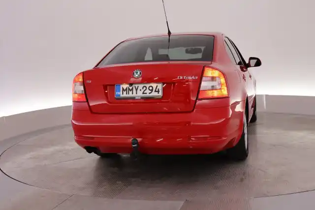 Punainen Viistoperä, Skoda Octavia – MMY-294