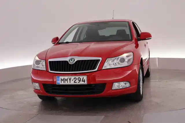 Punainen Viistoperä, Skoda Octavia – MMY-294