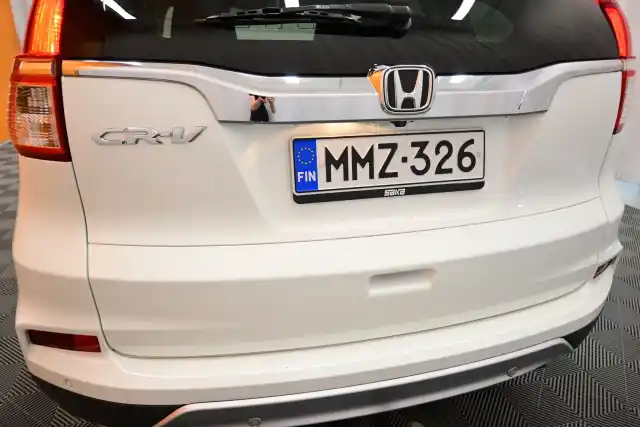 Valkoinen Maastoauto, Honda CR-V – MMZ-326