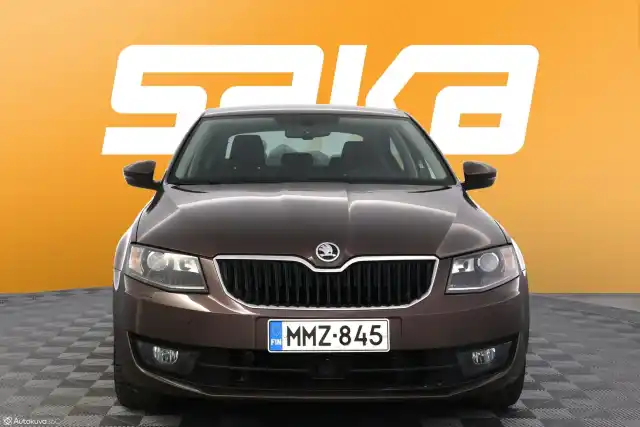 Ruskea Viistoperä, Skoda Octavia – MMZ-845