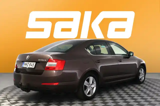 Ruskea Viistoperä, Skoda Octavia – MMZ-845