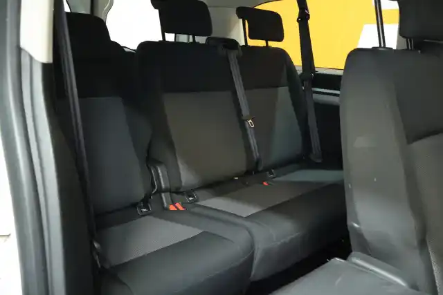 Valkoinen Tila-auto, Toyota Proace Verso – MNA-408