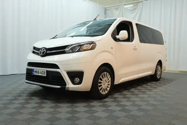 Valkoinen Tila-auto, Toyota Proace Verso – MNA-408