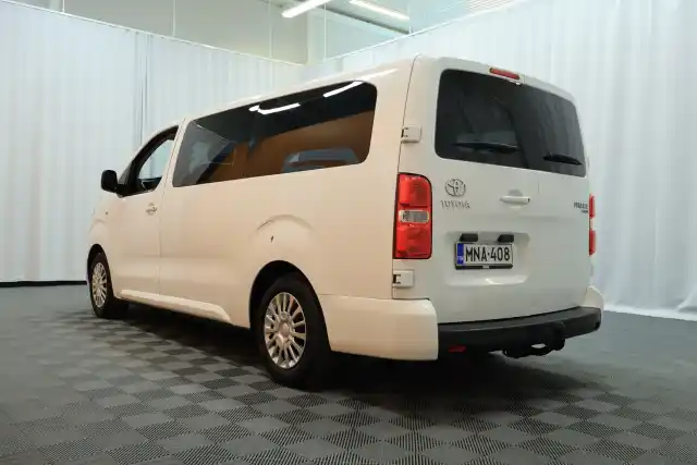 Valkoinen Tila-auto, Toyota Proace Verso – MNA-408