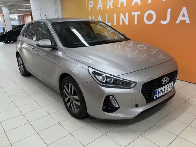 Ruskea (beige) Viistoperä, Hyundai I30 – MNA-575