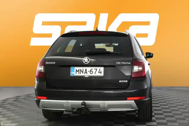 Musta Farmari, Skoda Octavia – MNA-674