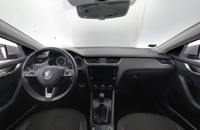 Musta Farmari, Skoda Octavia – MNA-674