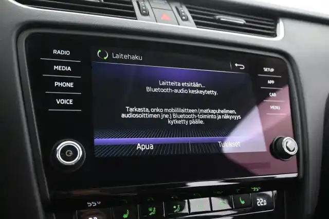 Musta Farmari, Skoda Octavia – MNA-674