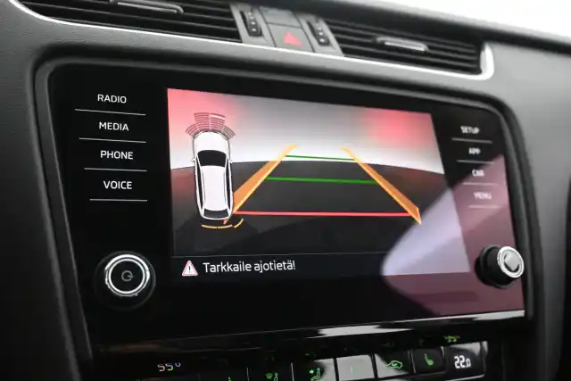 Musta Farmari, Skoda Octavia – MNA-674