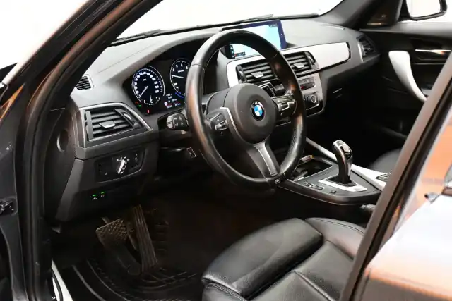 Harmaa Viistoperä, BMW M140i – MNB-468