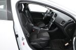 Valkoinen Viistoperä, Volvo V40 – MNE-110, kuva 14