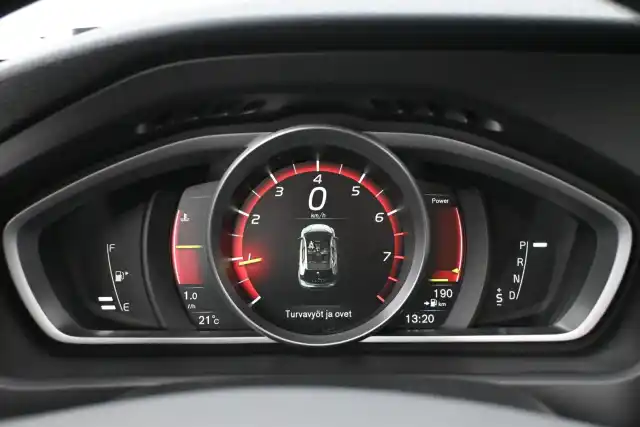 Valkoinen Viistoperä, Volvo V40 – MNE-110