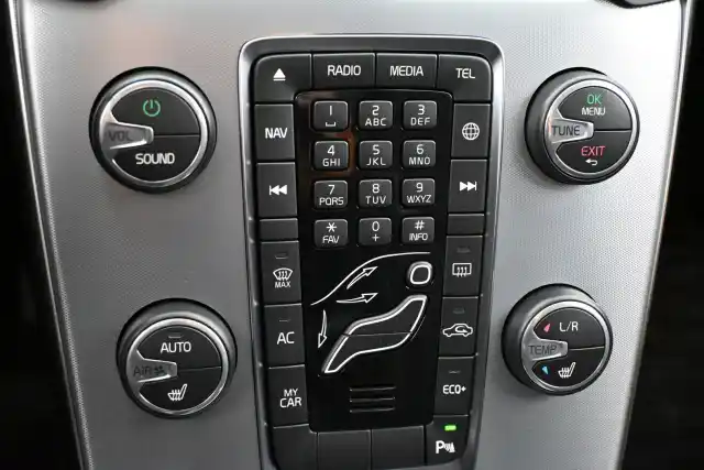 Valkoinen Viistoperä, Volvo V40 – MNE-110