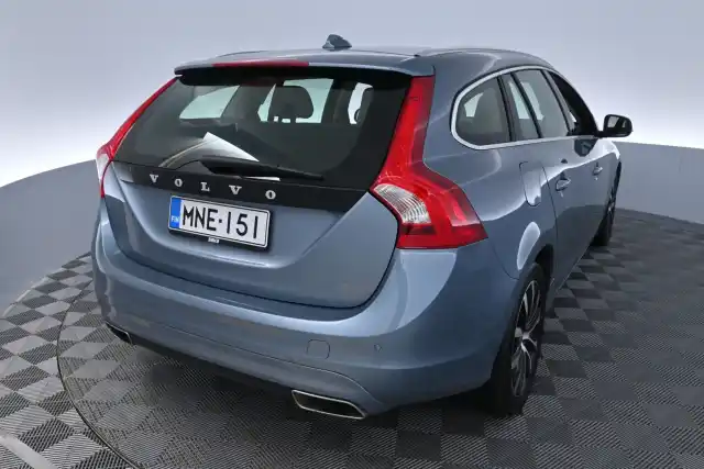 Sininen Farmari, Volvo V60 – MNE-151