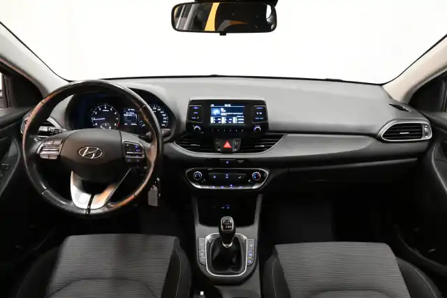 Valkoinen Viistoperä, Hyundai I30 – MNE-458