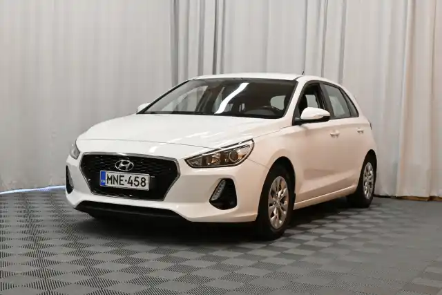 Valkoinen Viistoperä, Hyundai I30 – MNE-458