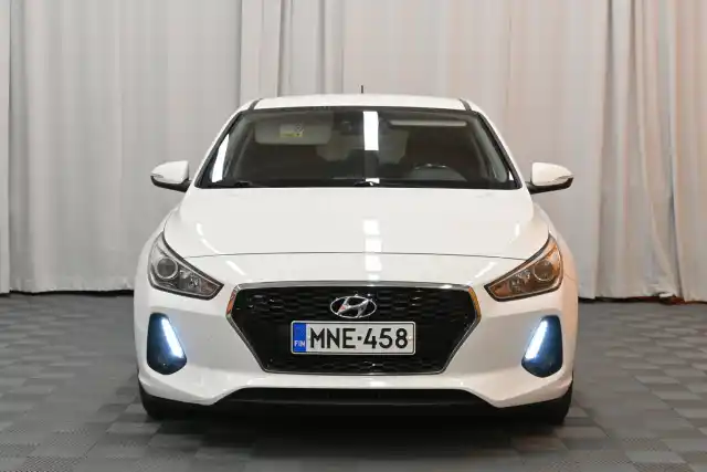 Valkoinen Viistoperä, Hyundai I30 – MNE-458