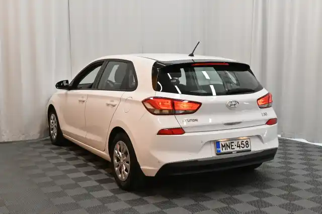 Valkoinen Viistoperä, Hyundai I30 – MNE-458