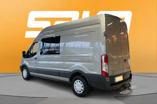 Harmaa Henkilöauto, Ford Transit – MNE-592