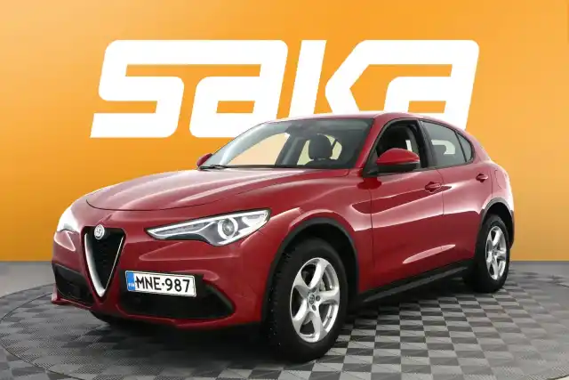 Punainen Maastoauto, Alfa Romeo Stelvio – MNE-987