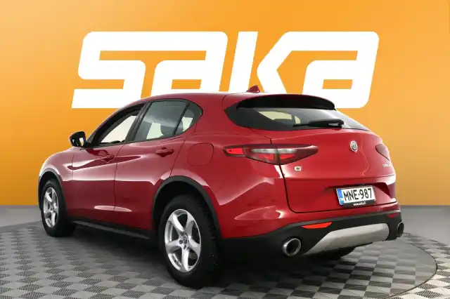 Punainen Maastoauto, Alfa Romeo Stelvio – MNE-987