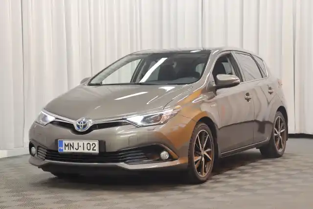 Harmaa Viistoperä, Toyota Auris – MNJ-102