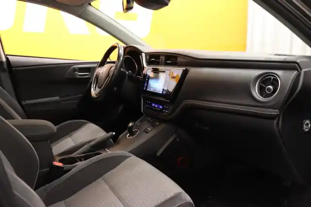 Harmaa Viistoperä, Toyota Auris – MNJ-102