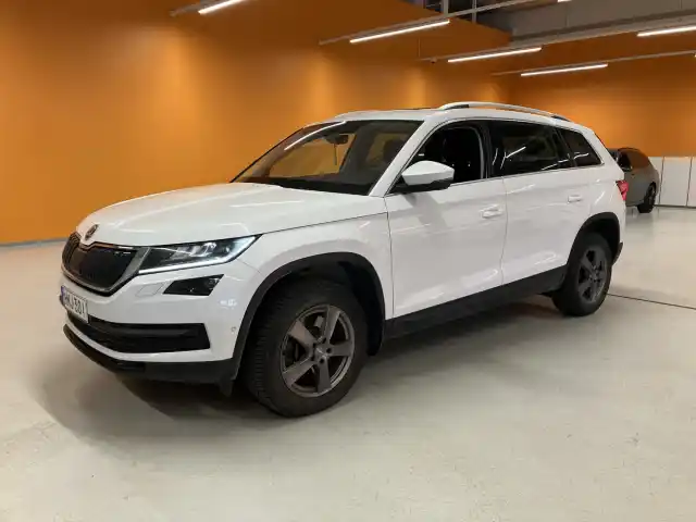 Valkoinen Maastoauto, Skoda Kodiaq – MNJ-301