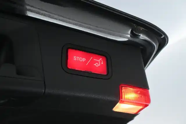 Musta Farmari, Mercedes-Benz C – MNJ-821