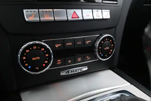 Musta Farmari, Mercedes-Benz C – MNJ-821