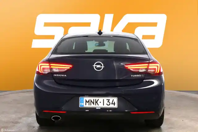 Sininen Sedan, Opel Insignia – MNK-134