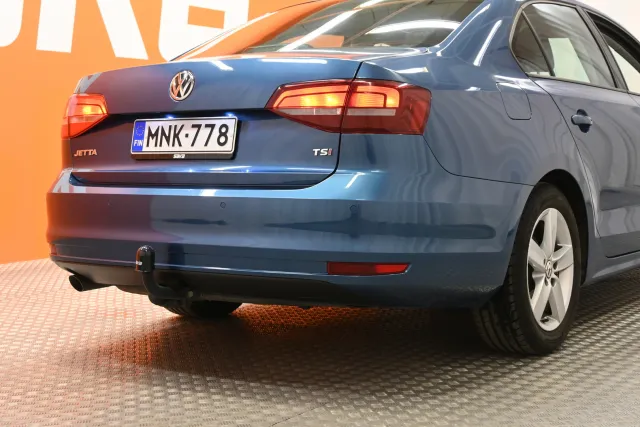 Sininen Sedan, Volkswagen Jetta – MNK-778