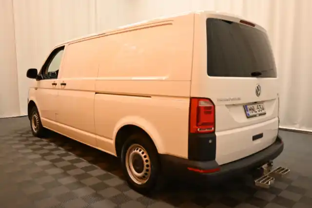 Valkoinen Pakettiauto, Volkswagen Transporter – MNL-534