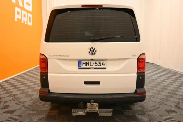 Valkoinen Pakettiauto, Volkswagen Transporter – MNL-534