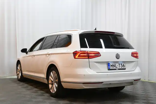 Valkoinen Farmari, Volkswagen Passat – MNL-736