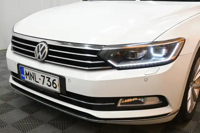 Valkoinen Farmari, Volkswagen Passat – MNL-736