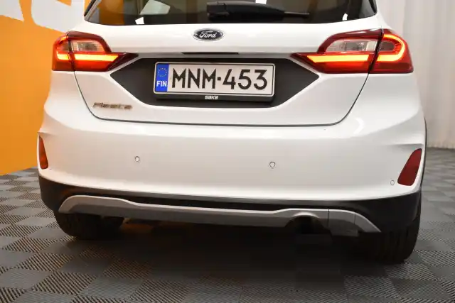 Valkoinen Viistoperä, Ford Fiesta – MNM-453