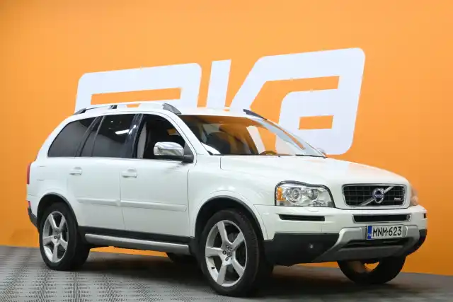 Valkoinen Maastoauto, Volvo XC90 – MNM-623