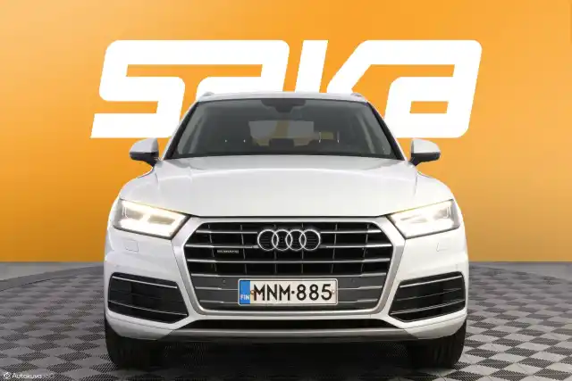 Valkoinen Maastoauto, Audi Q5 – MNM-885