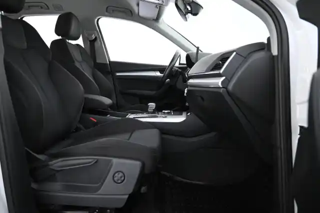 Valkoinen Maastoauto, Audi Q5 – MNM-885