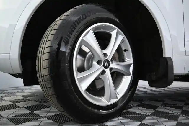 Valkoinen Maastoauto, Audi Q5 – MNM-885