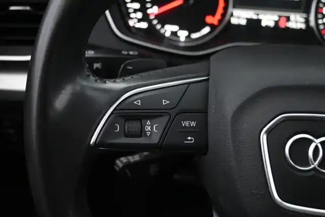Valkoinen Maastoauto, Audi Q5 – MNM-885